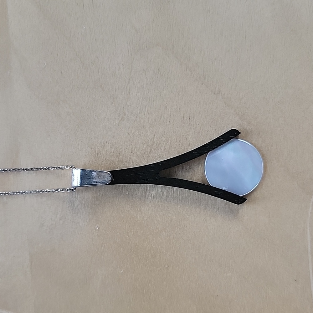 Beautiful mother of pearl necklace
